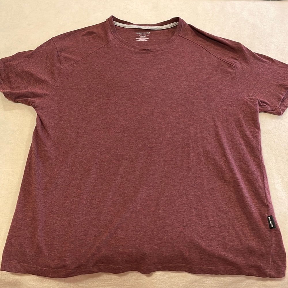 Kenneth Cole Tee. XL, Burgundy, super soft. Worn once